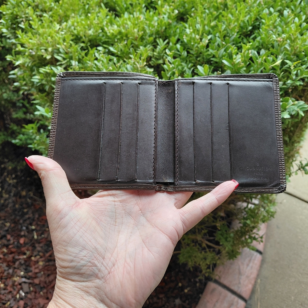 Louis Vuitton Epi Leather Bifold Wallet - Picture 3 of 16
